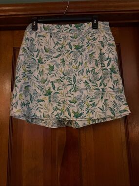 Ellen Tracy White Skort with Green Leaf Print